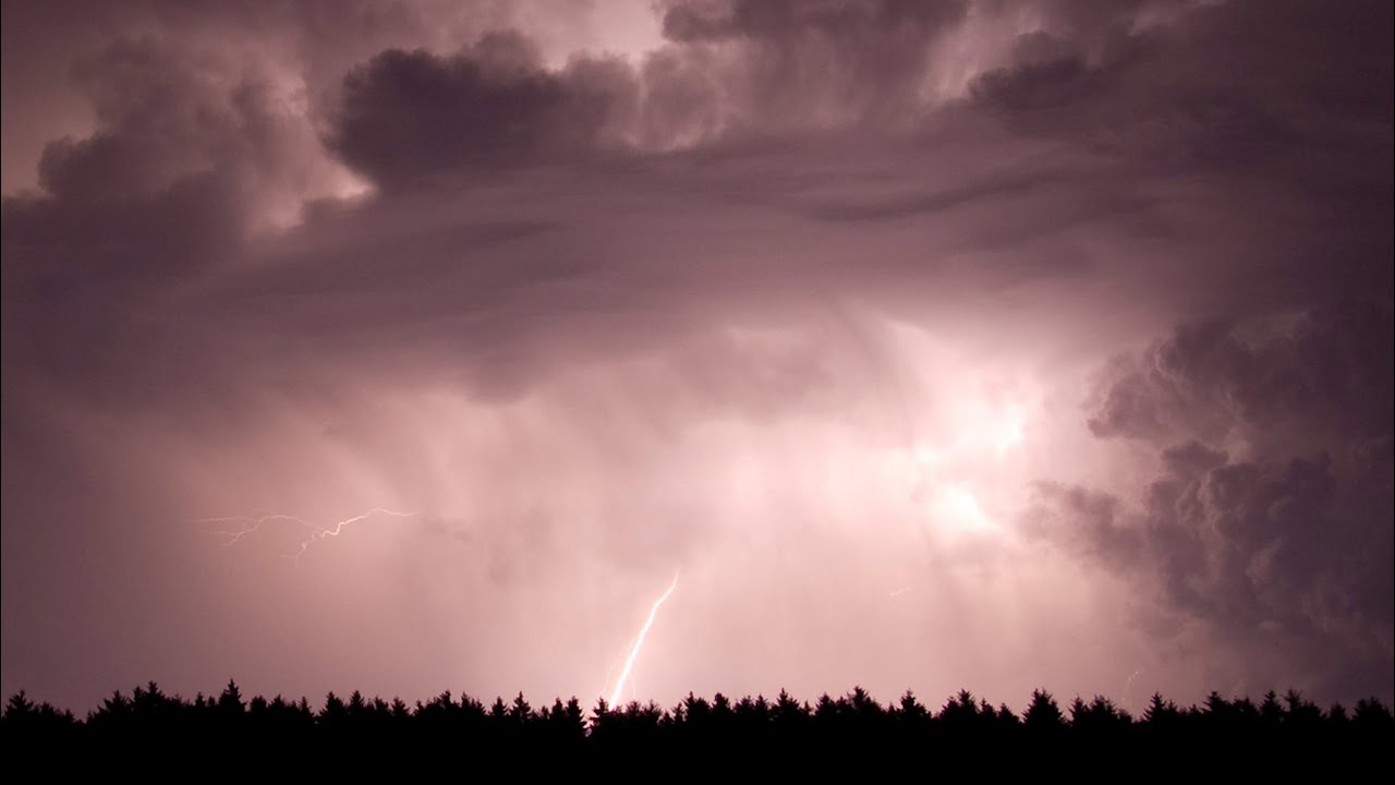 Supercellule stroboscopique [Série - Orages particuliers]