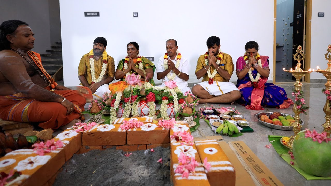 நம்முடைய பல வருட கனவு இன்று நிறைவேறியது கனவு வீட்டுக்கு கிரகப்பிரவேசம்  @AmmaKaiPakkuvam ​