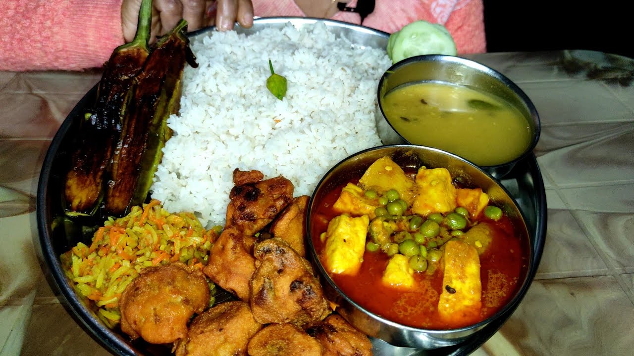 VEG FOOD MUKBANG: MATAR PANEER, GOBI65, BRINJAL FRY, PAPAD, DAL, GAJAR ALOO BHAJI WITH RICE