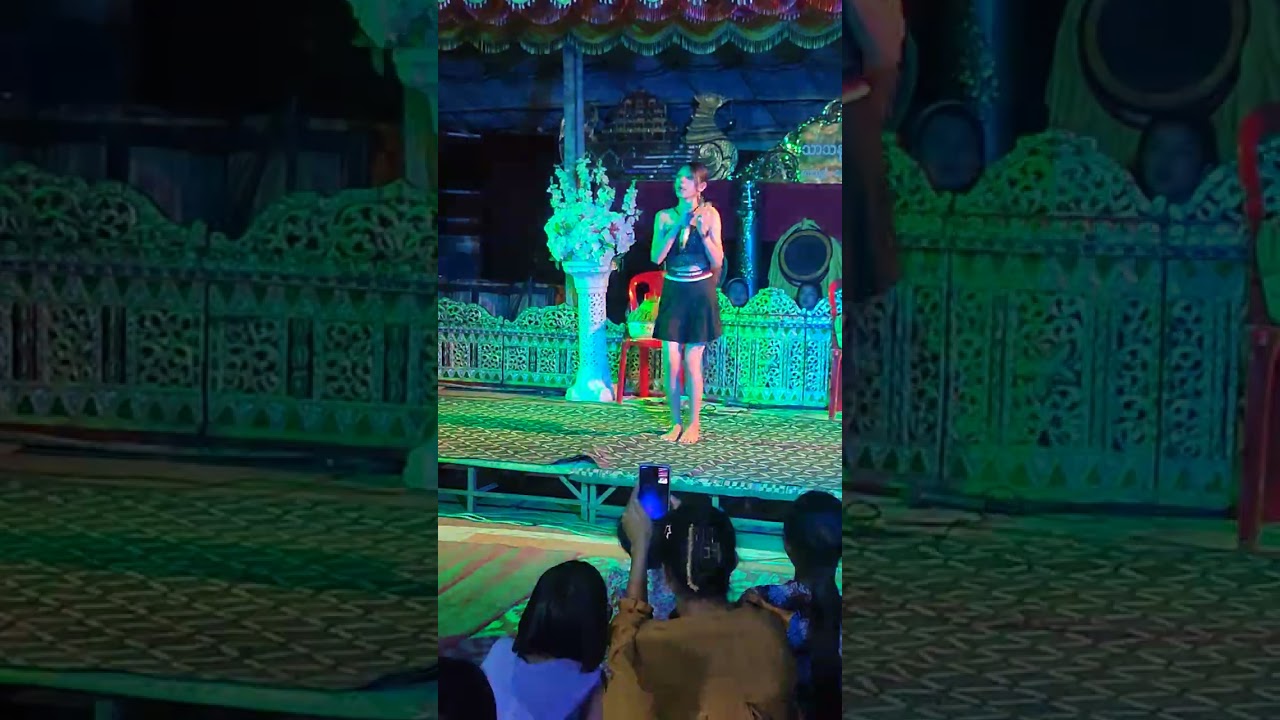 အလှူရှင်တွေရဲ့စိတ်တိုင်းကျကဆိုတော့ခဲကရတာပေါ့ရှင့်
