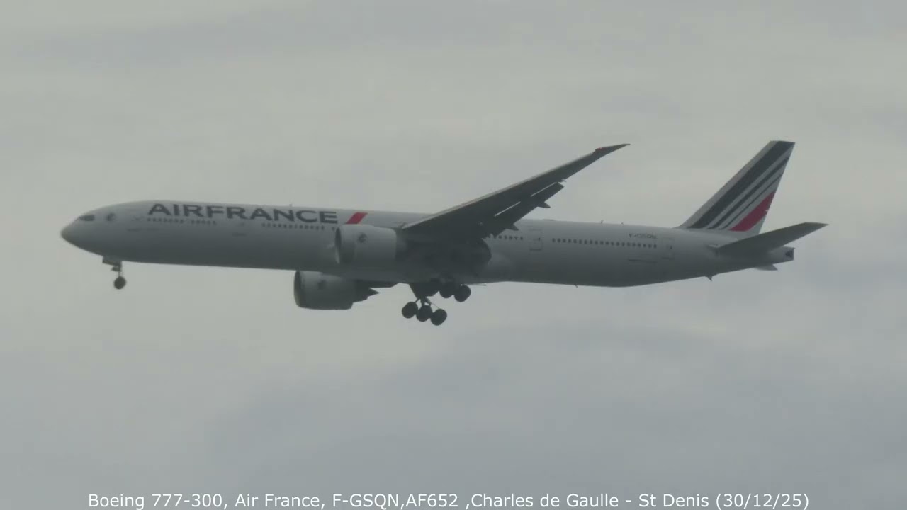 Boeing 777-328(ER) Air France ,F-GSQR et F-GSQN, Paris - Saint Denis de la Réunion