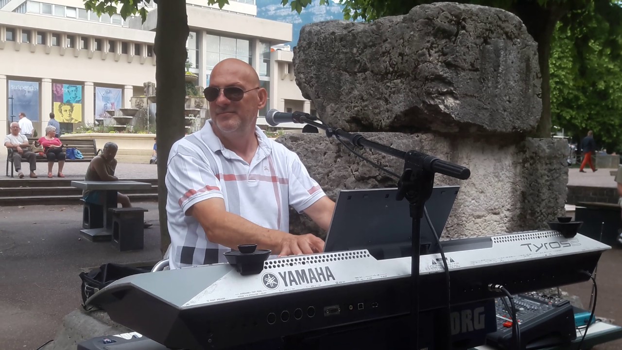 Joe Schillaci aix les bains place de la mairie a la causette