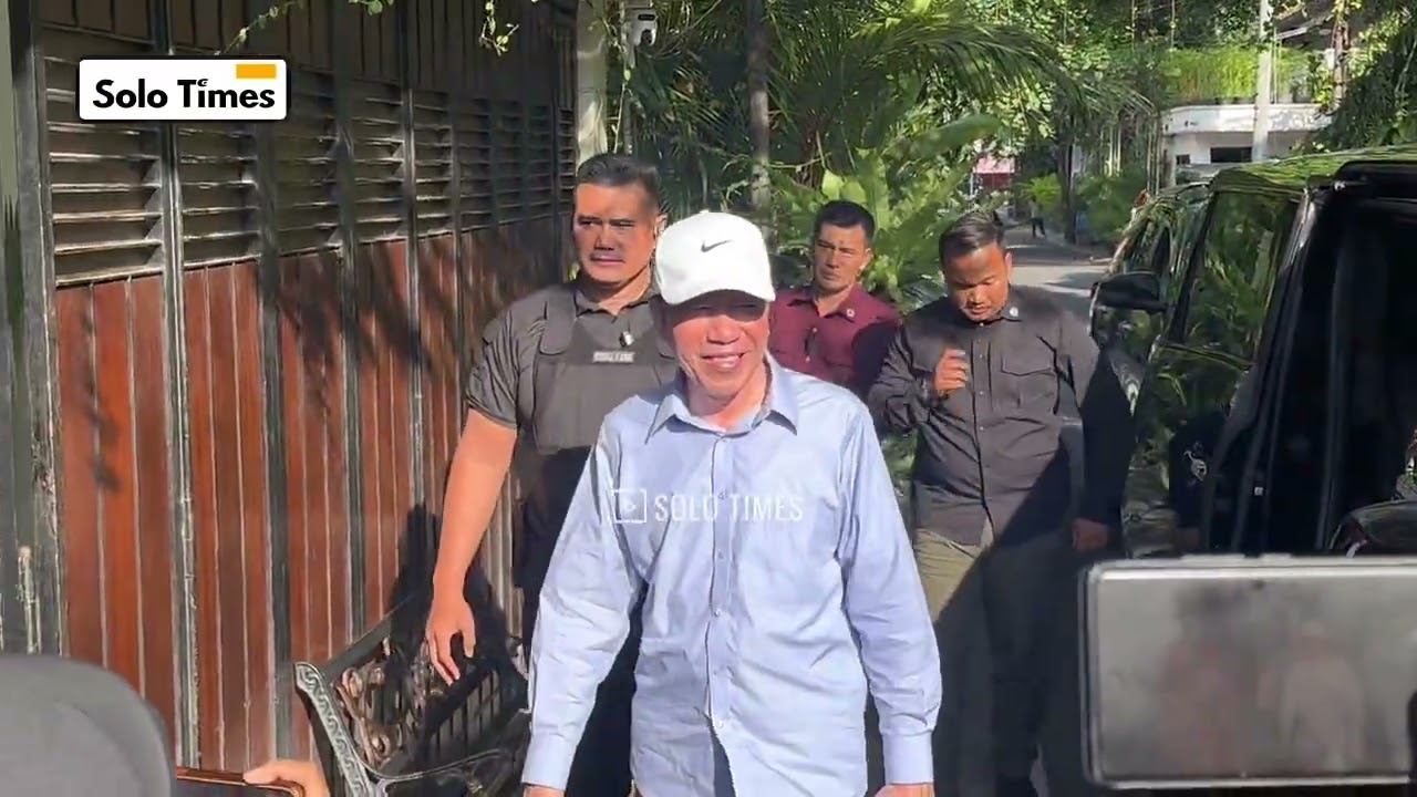 Detik2 Rismon Sianipar Temui Jokowi di Solo.