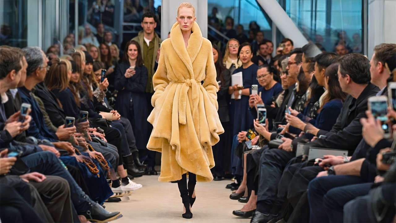 Ala&iuml;a | Fall/Winter 2026/27 | Paris Fashion Week