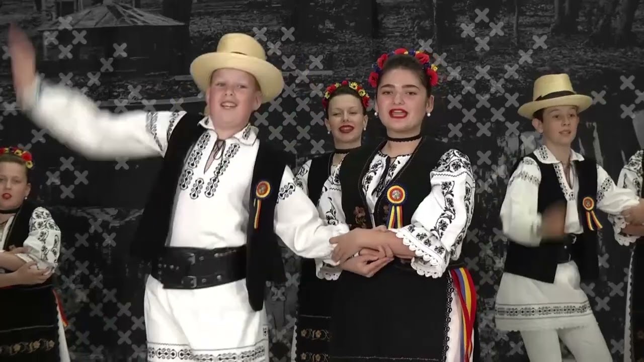 Ansamblul folcloric Nepoții Iancului- Mărișel | Joc din Câmpia Transilvaniei