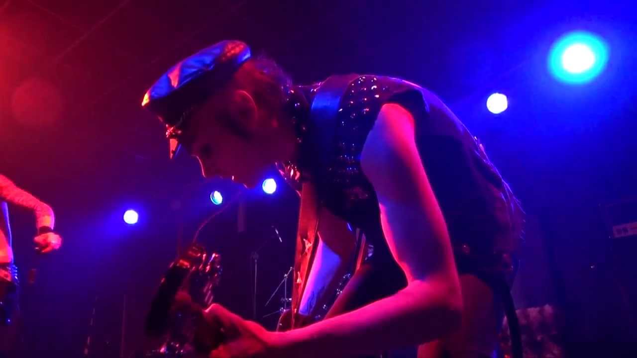 LA SANTISIMA TRINIDAD DEL AFTERPUNK - LOS CARNICEROS DEL NORTE