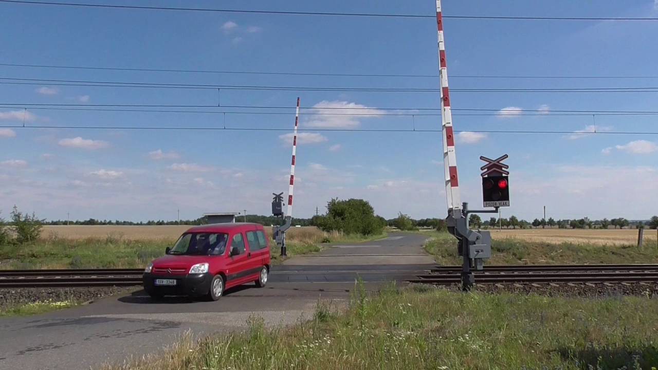 Železnice - Železniční přejezd Vraňany