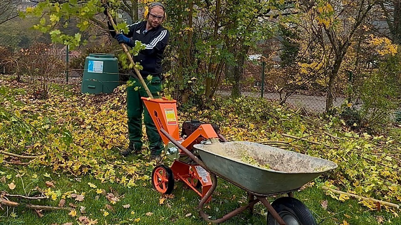 Der Forest Master Häcksler im Detail - was kann der kleine Benzin Häcksler ? 