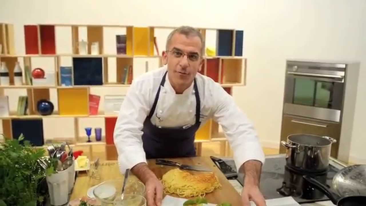 Frittata di maccheroni da "Max cucina l'Italia" - La ricetta di Max Mariola