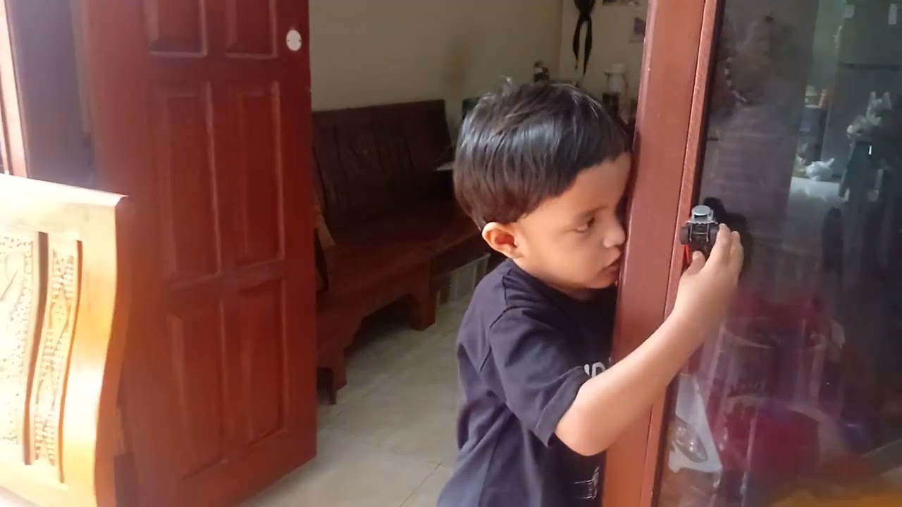 lagi ngitung uang tabungan