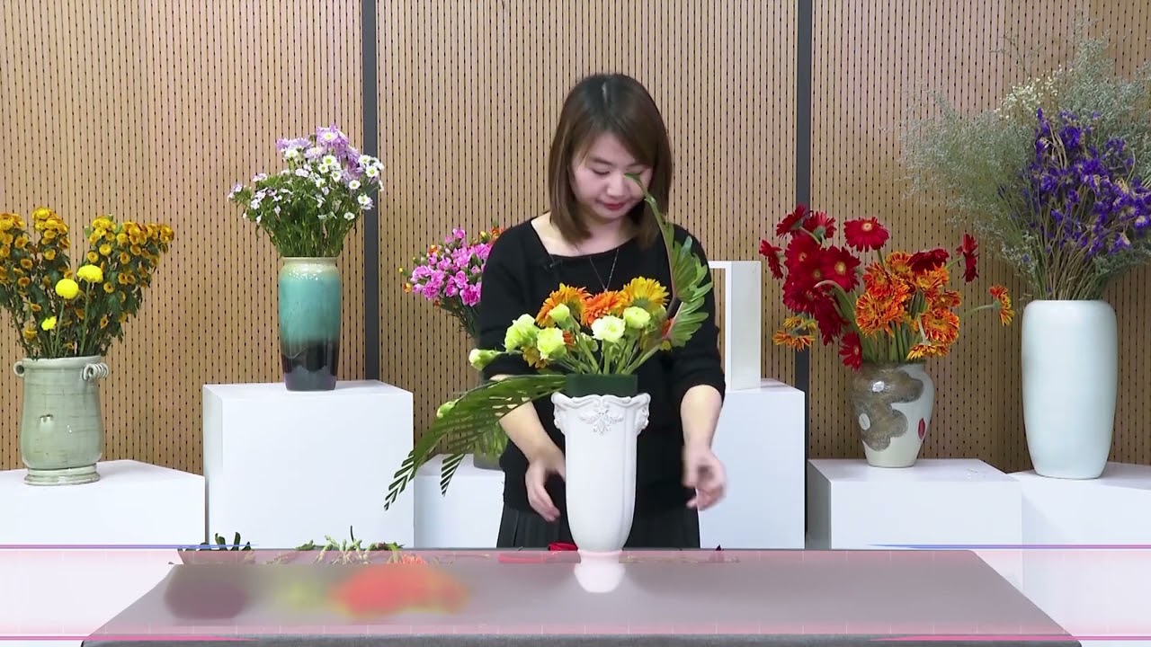 1 6 Cliff Style S Shaped Floral Arrangement