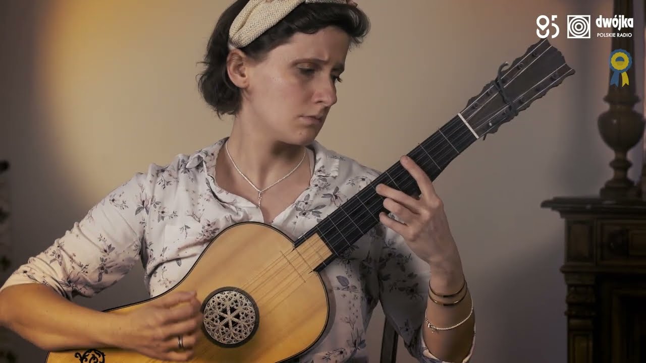 Robert de Visée - Prelude, Allemande in d minor | Maria Wilgos | Baroque guitar