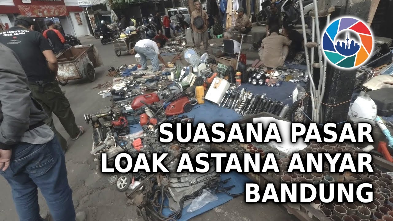 Suasana Pasar Loak Astana Anyar, Bandung Hari Minggu Pagi