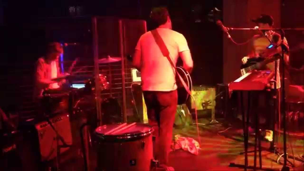 Mansions On the Moon - Live at Mrs. Fish, DTLA 8/20/2015