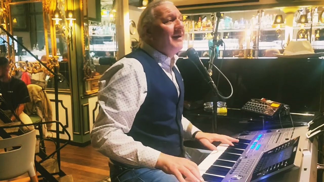 New York New York, Alberto Amato live music Piano-Bar.