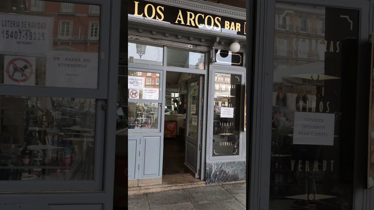 el BOCATA de CALAMARES del BAR LOS ARCOS de Plaza Mayor