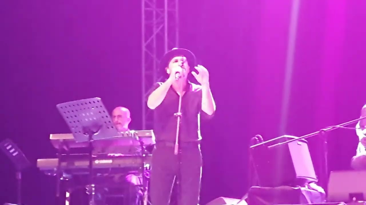 Bülent Ortaçgil 50. yıl İzmir konseri Sensiz Olmaz - Doğan Duru - Redd