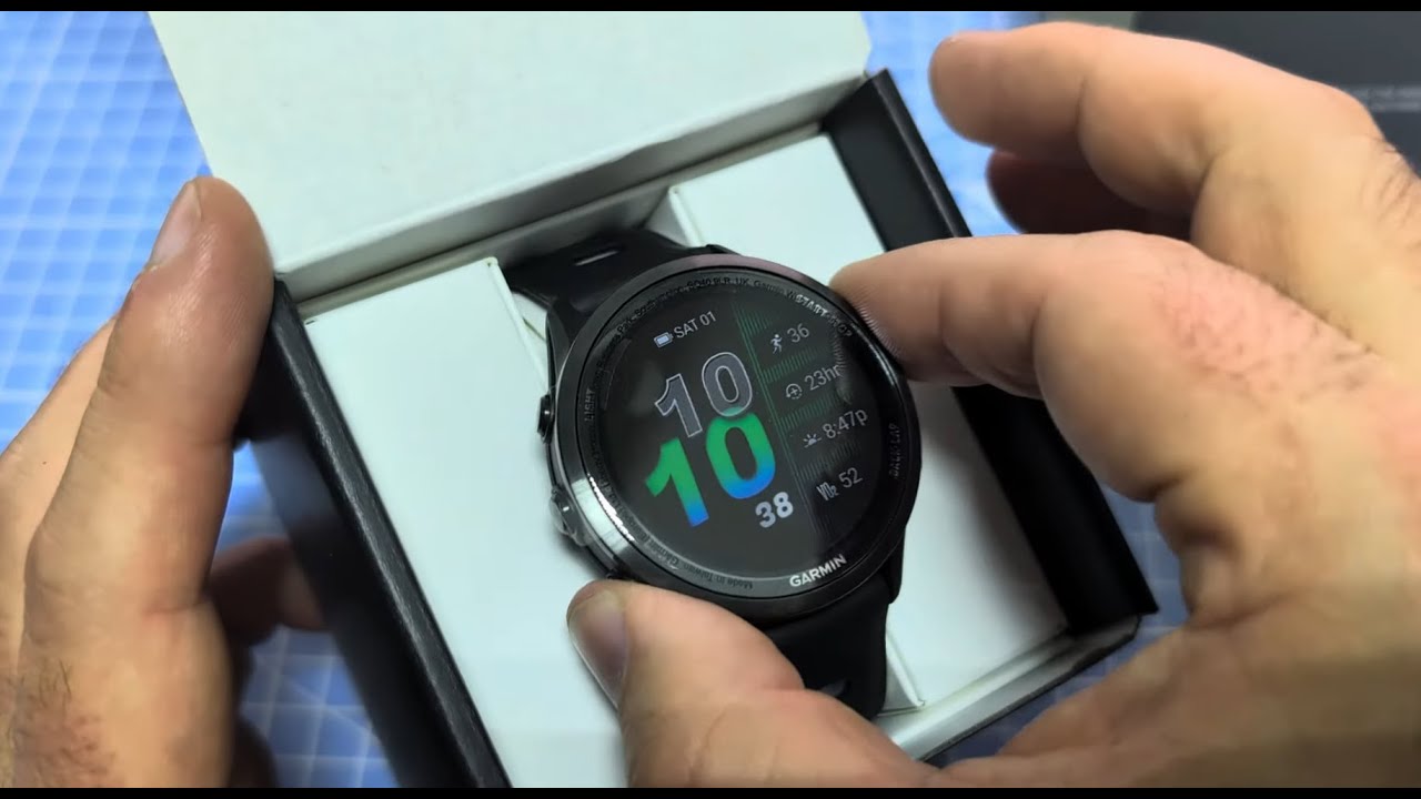 Распаковка и первый взгляд на Garmin Forerunner 970 (2025)