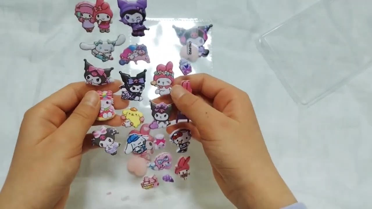 ボンボンドロップシール　クロミちゃんとマイメロのおしりシールをシール帳に貼ったよ