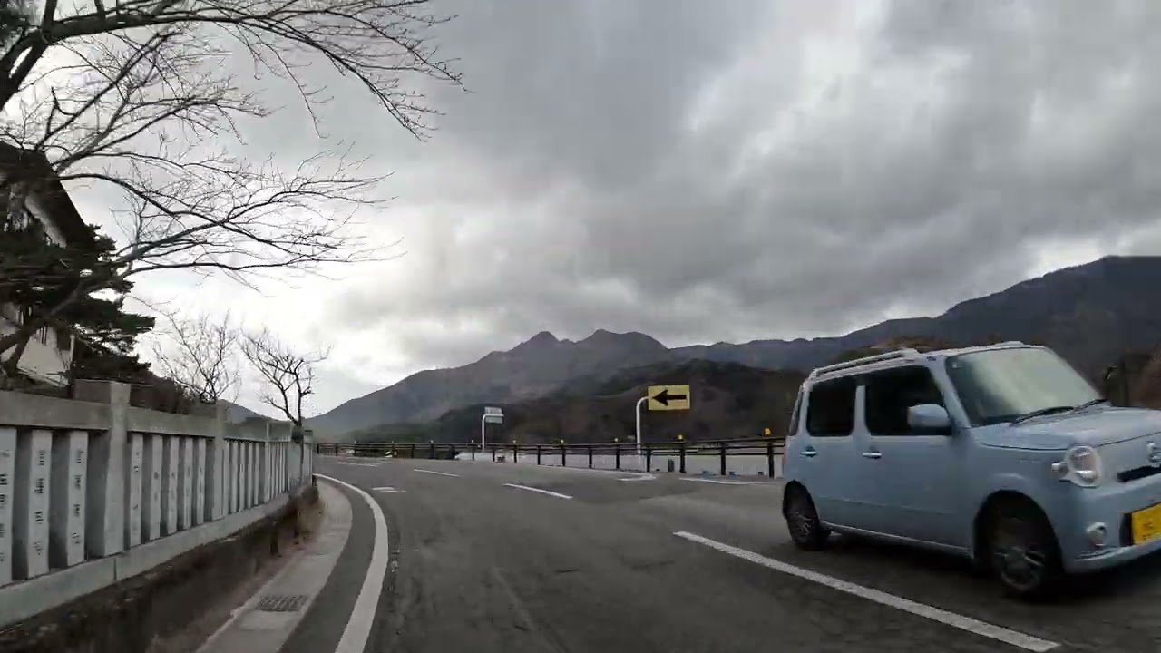 河口湖をドライブ