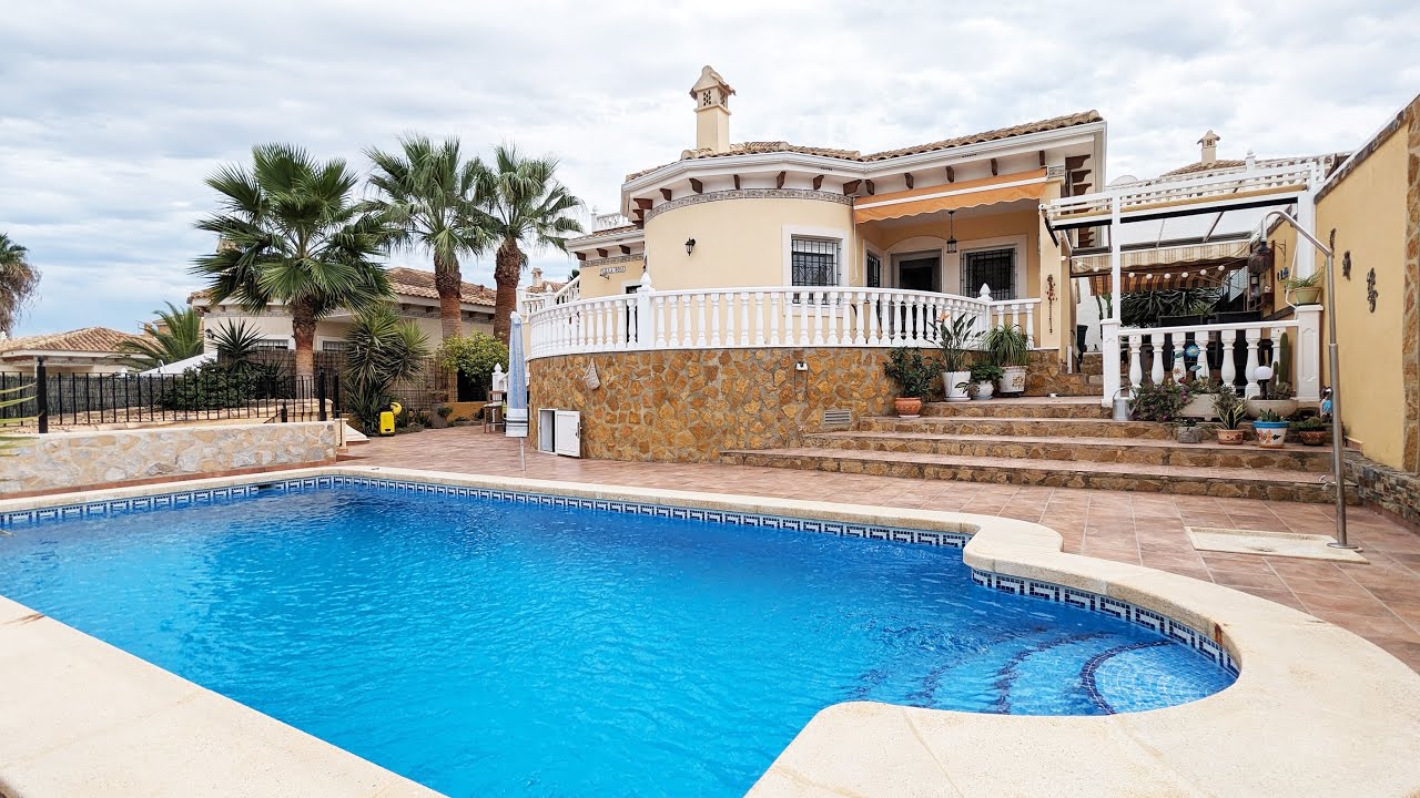 Detached villa for sale in Bigastro, Alicante - €269.000
