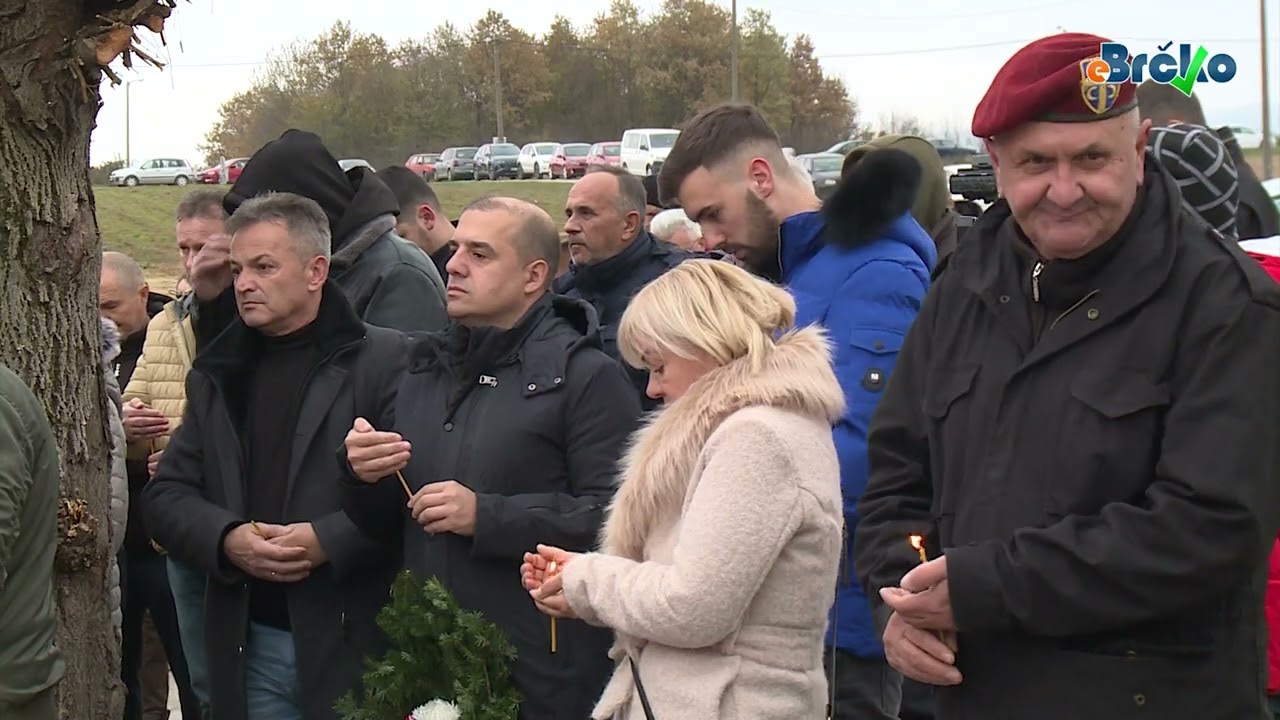 Brčko: U Ražljevu služen parastos komandantu Bošku Periću Peši (VIDEO)