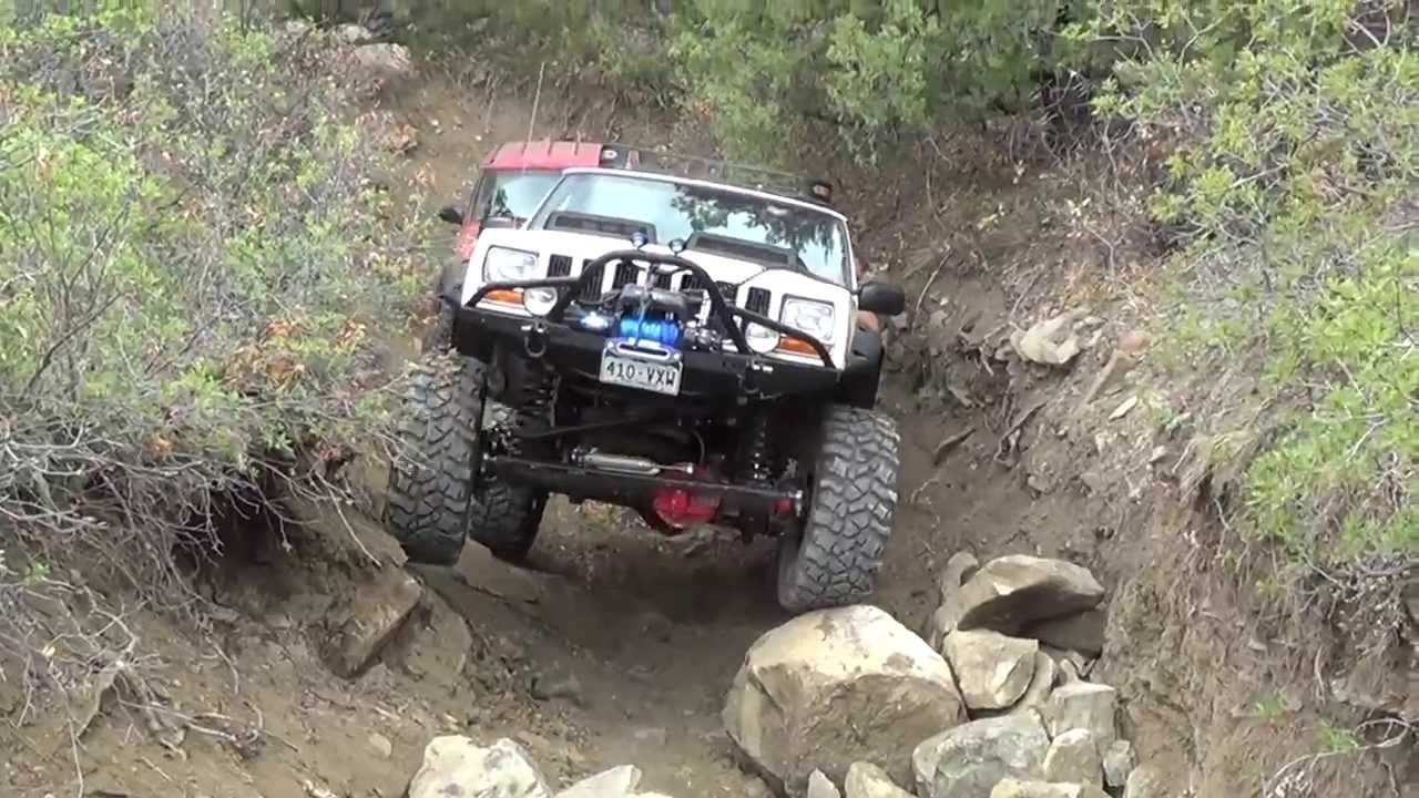 Jeep Cherokee Rock Crawler on the skinny trail. Judgment Bowl.