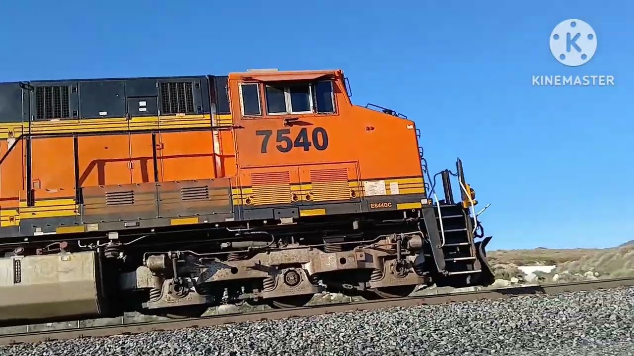 Bnsf 7540 pulling a grain down the mainline in tehachapi california 