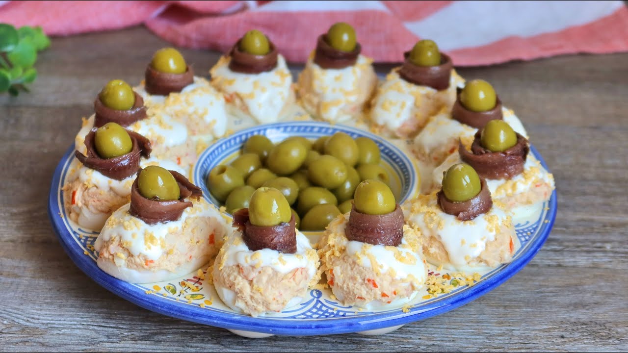Huevos rellenos de atún y surimi