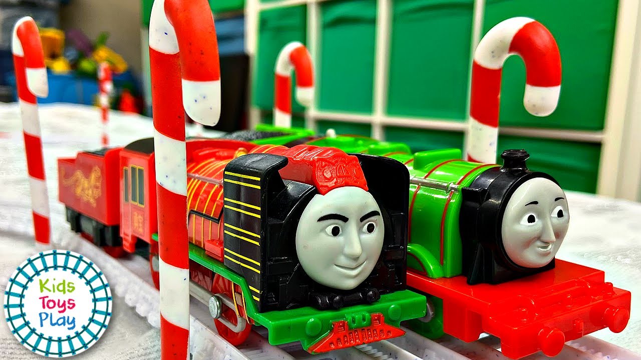 Thomas and Friends Christmas Motorized Train Races
