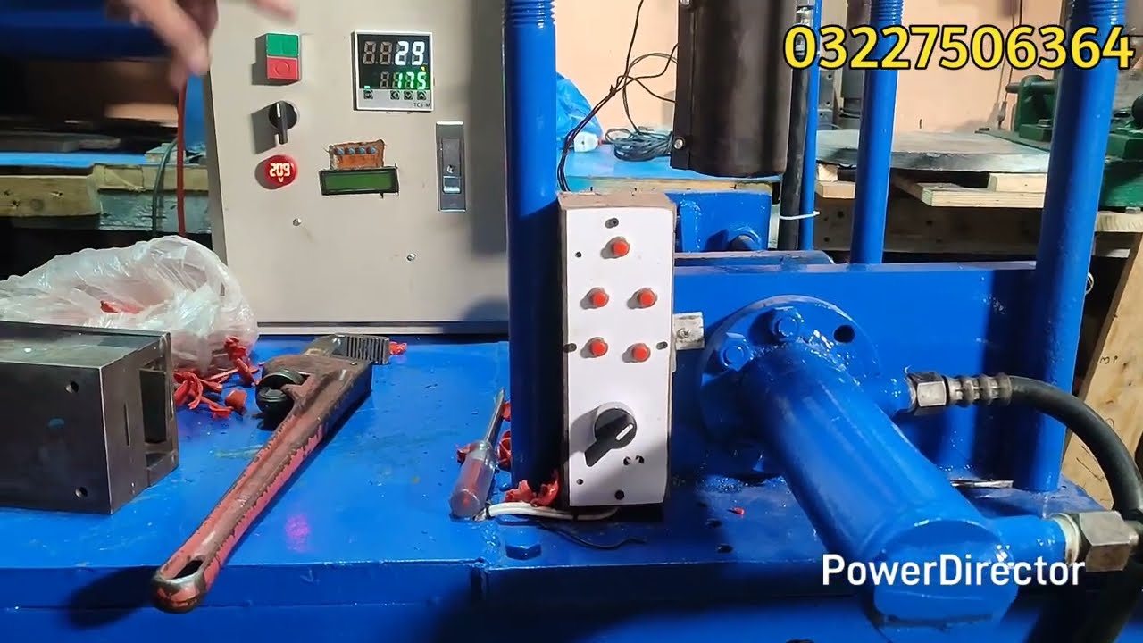 Making 2 Pin Plugs FAST on a Hydraulic Molding Machine!