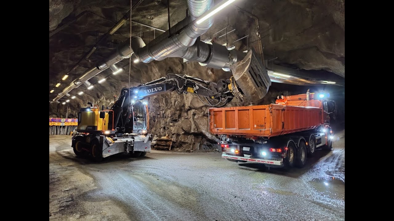 Paikkamassa luola Volvo 150 ja Sisu