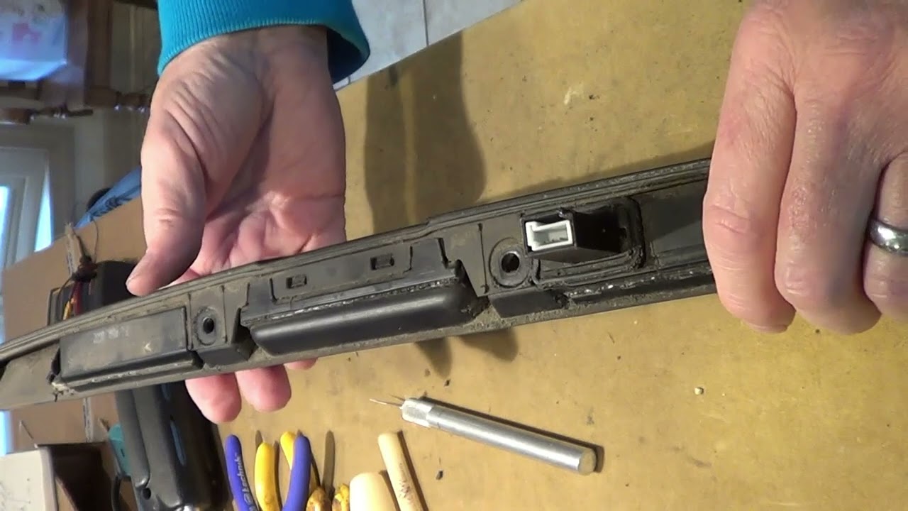 BMW license plate bulb issue solved