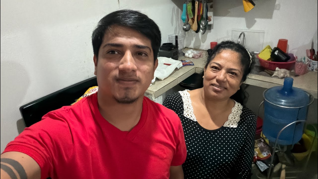Se va recuperando mi mamá de su fiesta JAJAJA ( Recalentado) 😂🏞️