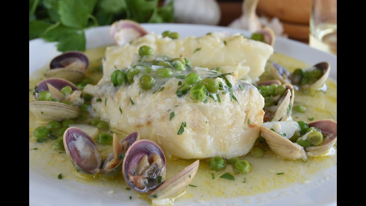 Bacalao en salsa verde con almejas