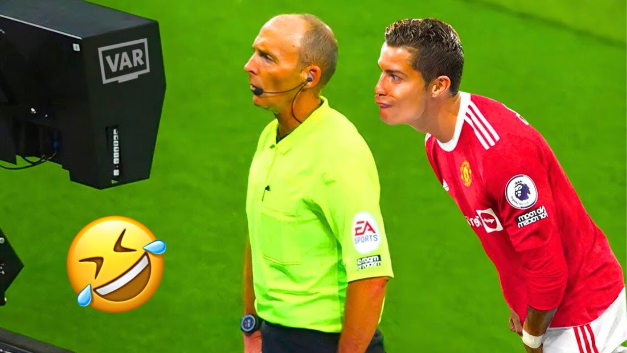 Futbolda Komik Anlar !!