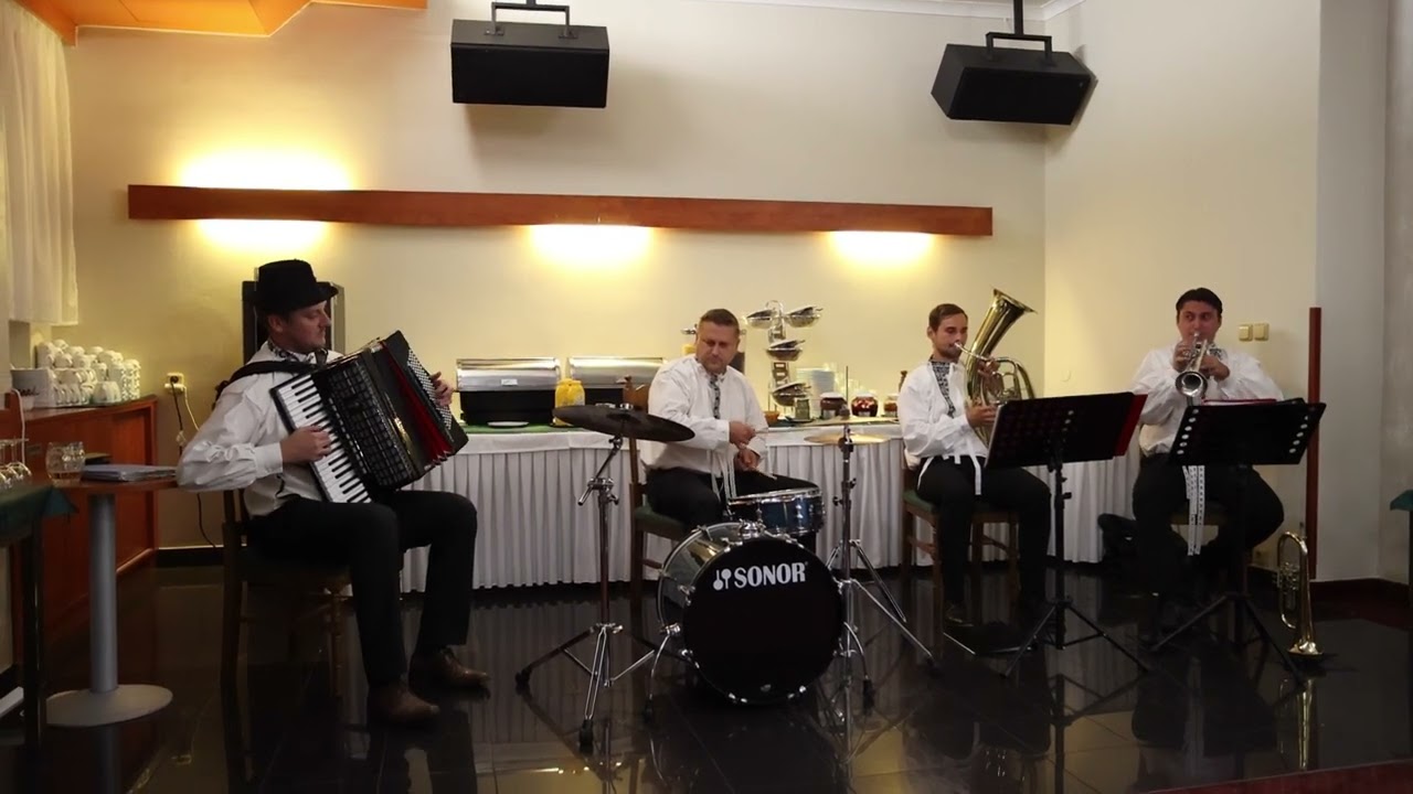 Lukáš und seine Musikanten spelen Přerovanka (Lottchen Polka)