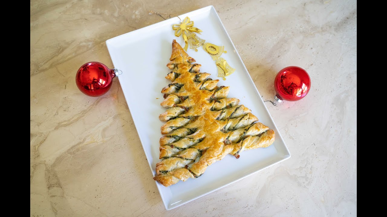 Elise's Eats - Ep 126: Spinach & Cheese Christmas Tree (Christmas Special)