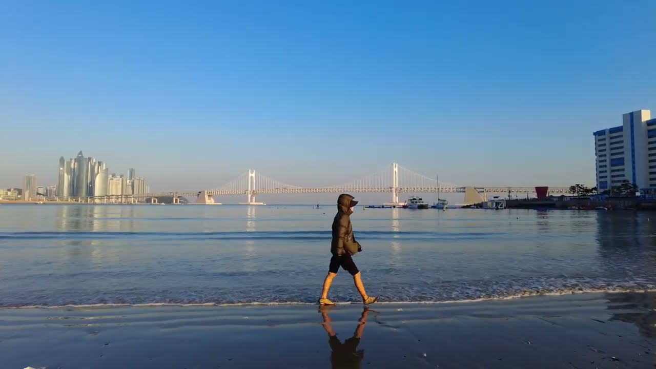 Busan, Korea | Gwangalli Beach Stroll [4K] 🚶&zwj;♂️#KWTT