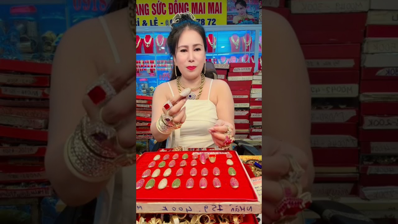 Lựa trang sức đeo tết mấy chế ơi 