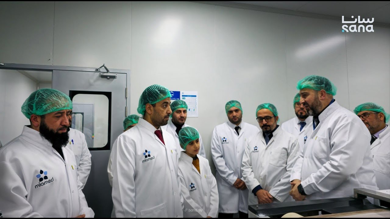 وزير الصحة يفتتح أول خط لإنتاج الأملاح الصيدلانية في سوريا
