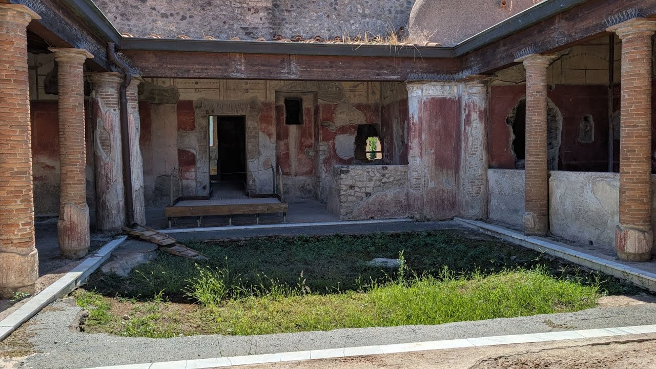 Explore the Ruins of Pompeii, Italy | POV Walking Tour 🇮🇹