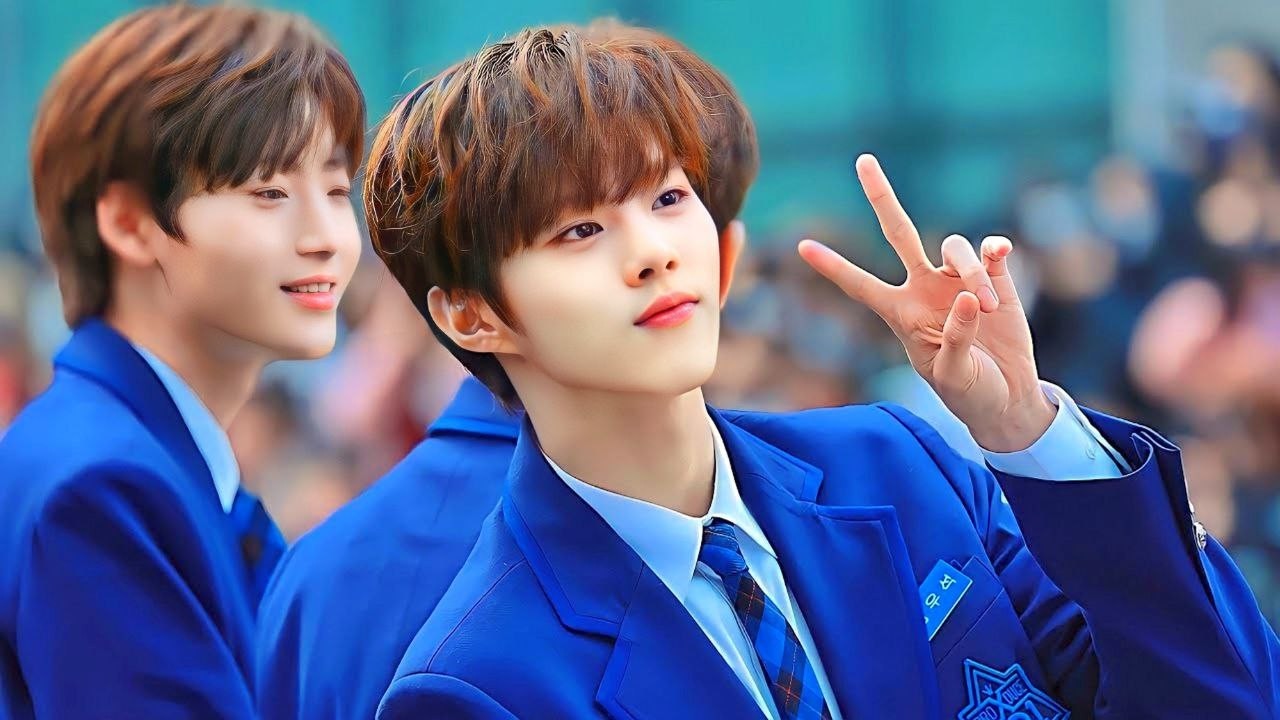 Everyone Thinks He’s a Weak Nerd—But He’s the Most Powerful Boy in School.