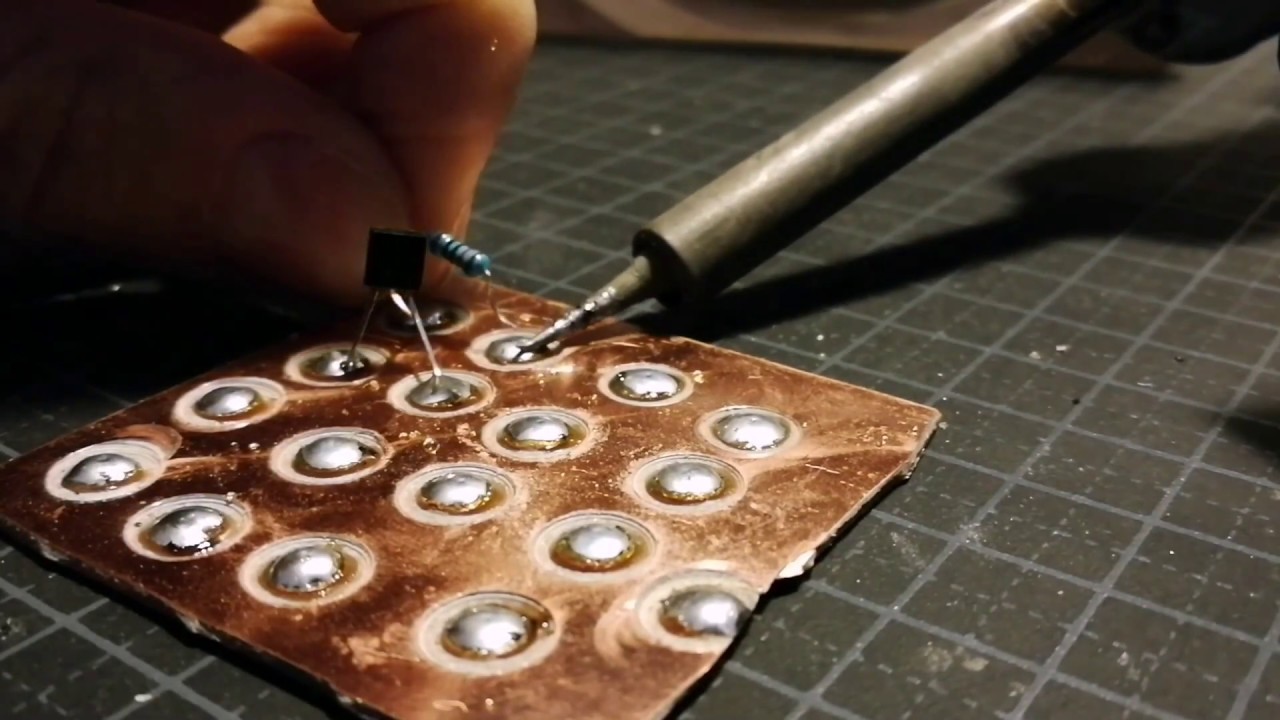 Manhattan style circuit construction