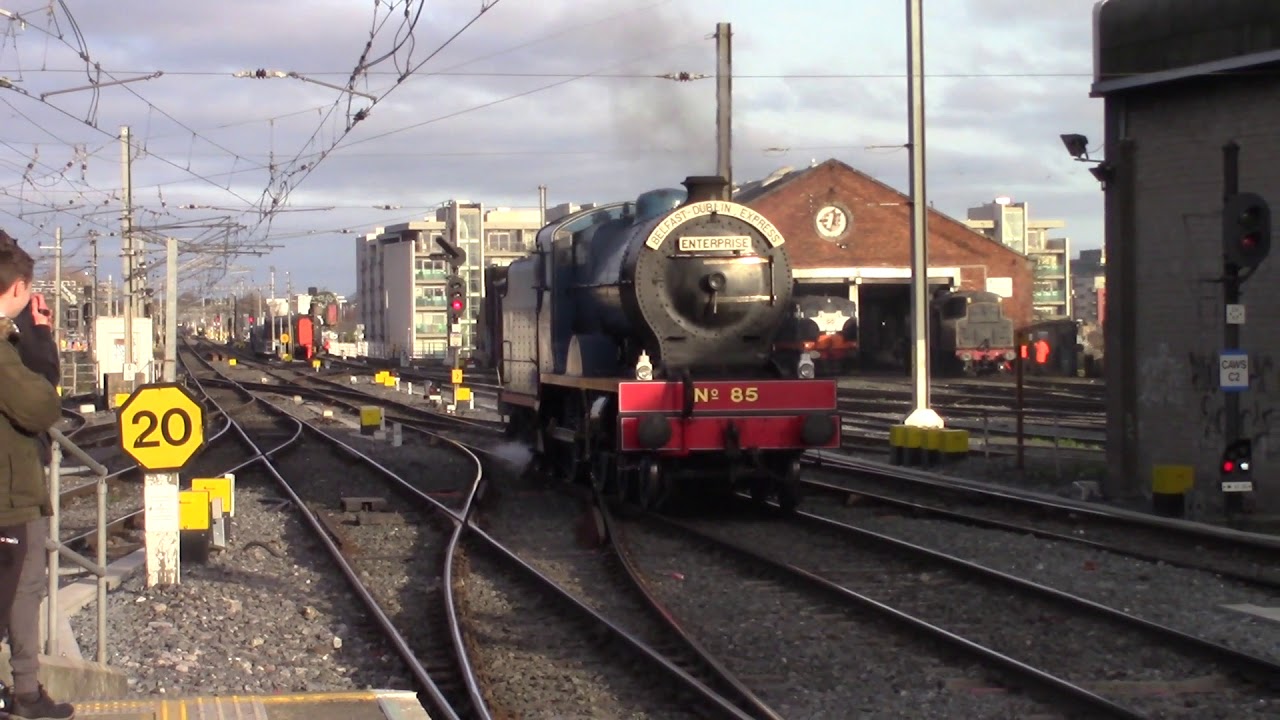 RPSI NO 85 Merlin + NO4 and MK2 coaches on RPSI Mince Pie Special 2018