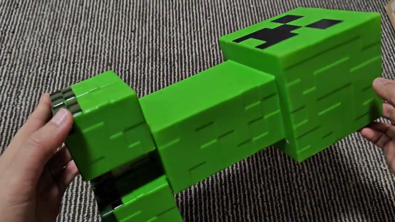 マインクラフトグッズ紹介　非売品のクリーパービッグフィギュア　