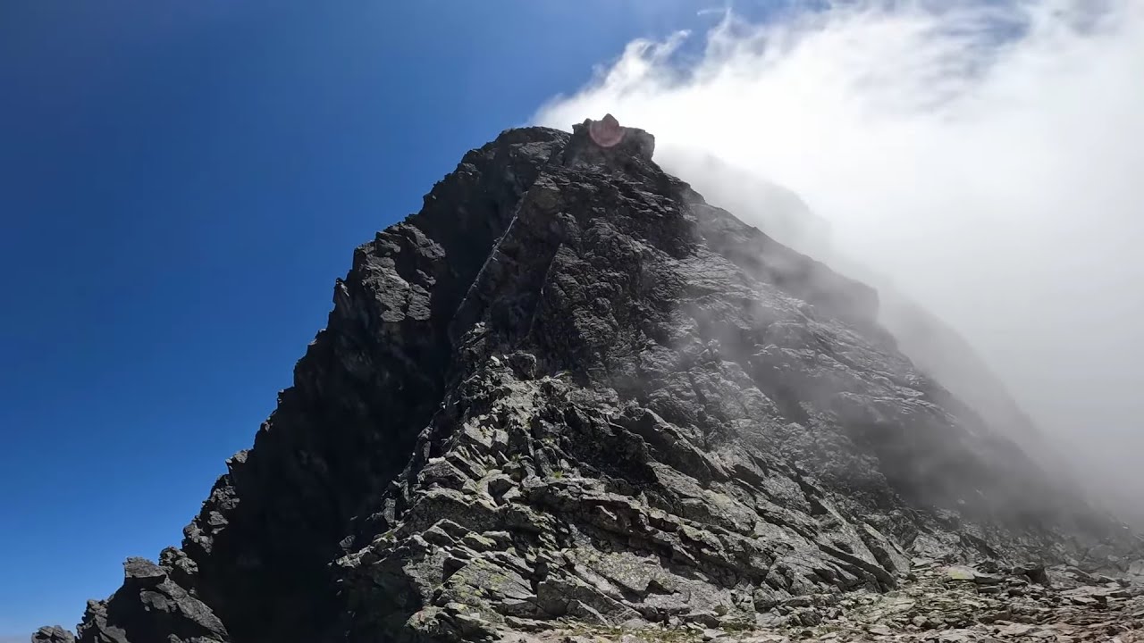 Hrebeň Pyšných štítov a Lomnický štít (2634 m.n.m.)