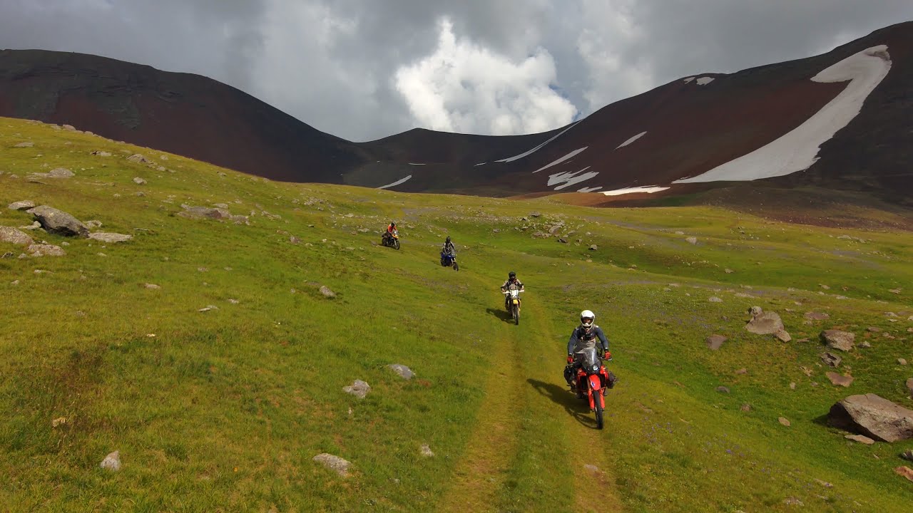 A Dutch escort to Volcano Azhdahak in the Gegham Mountains, Armenia ⛰️🇦🇲 🌎🏍🏍🏍🏍.