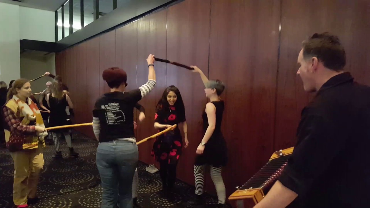 Dark Morris Workshop at Nullus Anxietas VI - the Australian Discworld Convention