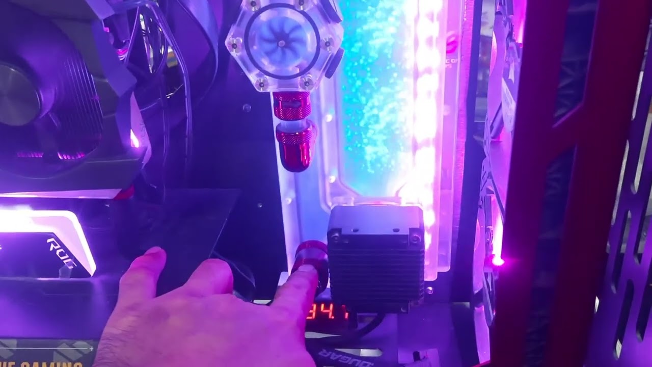 ร้านซ่อมคอมตลาดนัดสวนจตุจักร 2มีนบุรี ชั้น 2 ซอย 18  ช่อมคอมได้ทั้งระบบน้ำเปิดน้ำปิด PC NB ได้หมด